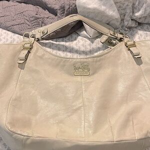 Coach Off-White Leather Shoulder Bag